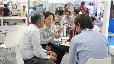 博天堂集团署理商展会洽谈实拍图